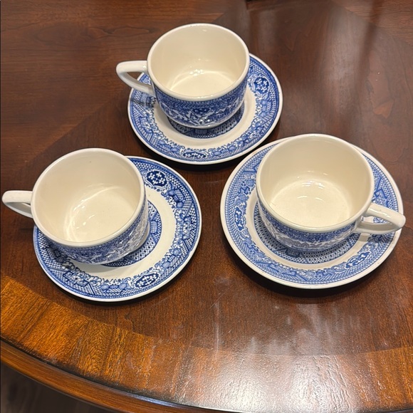 Flat Cup & Saucer Set (3 sets) : Blue Willow by Royal (USA) - Picture 1 of 8